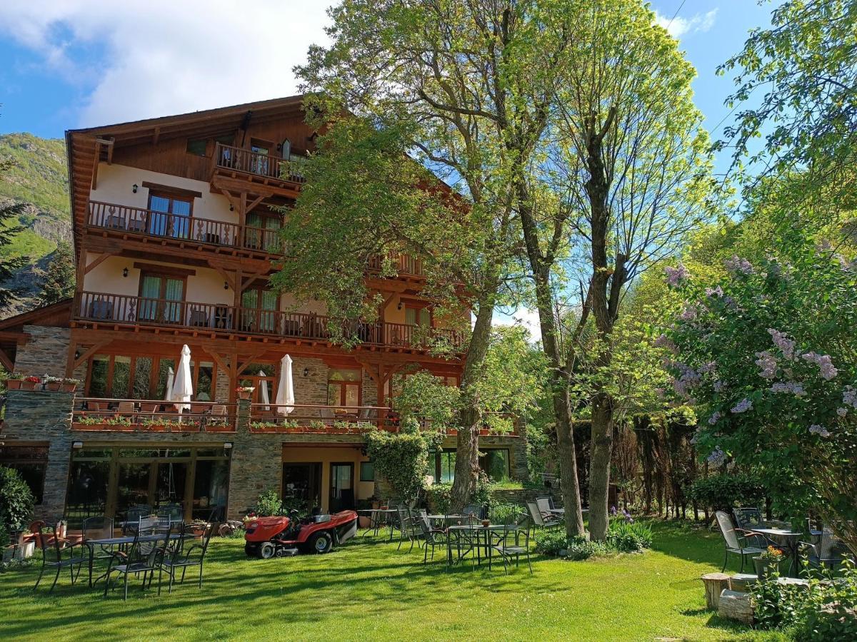Hotel Estanys Blaus ตาวาสกัน ภายนอก รูปภาพ