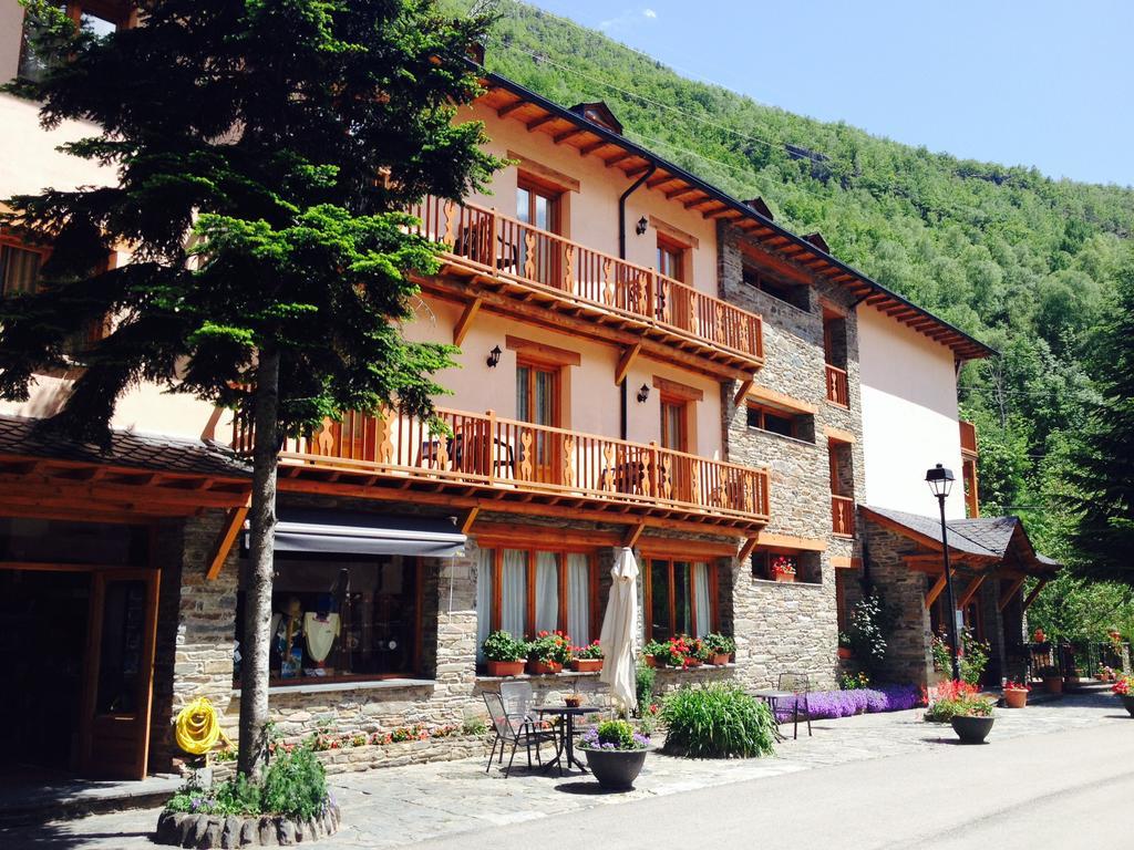Hotel Estanys Blaus ตาวาสกัน ภายนอก รูปภาพ