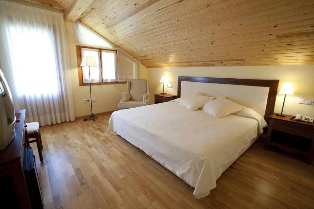 Hotel Estanys Blaus ตาวาสกัน ภายนอก รูปภาพ